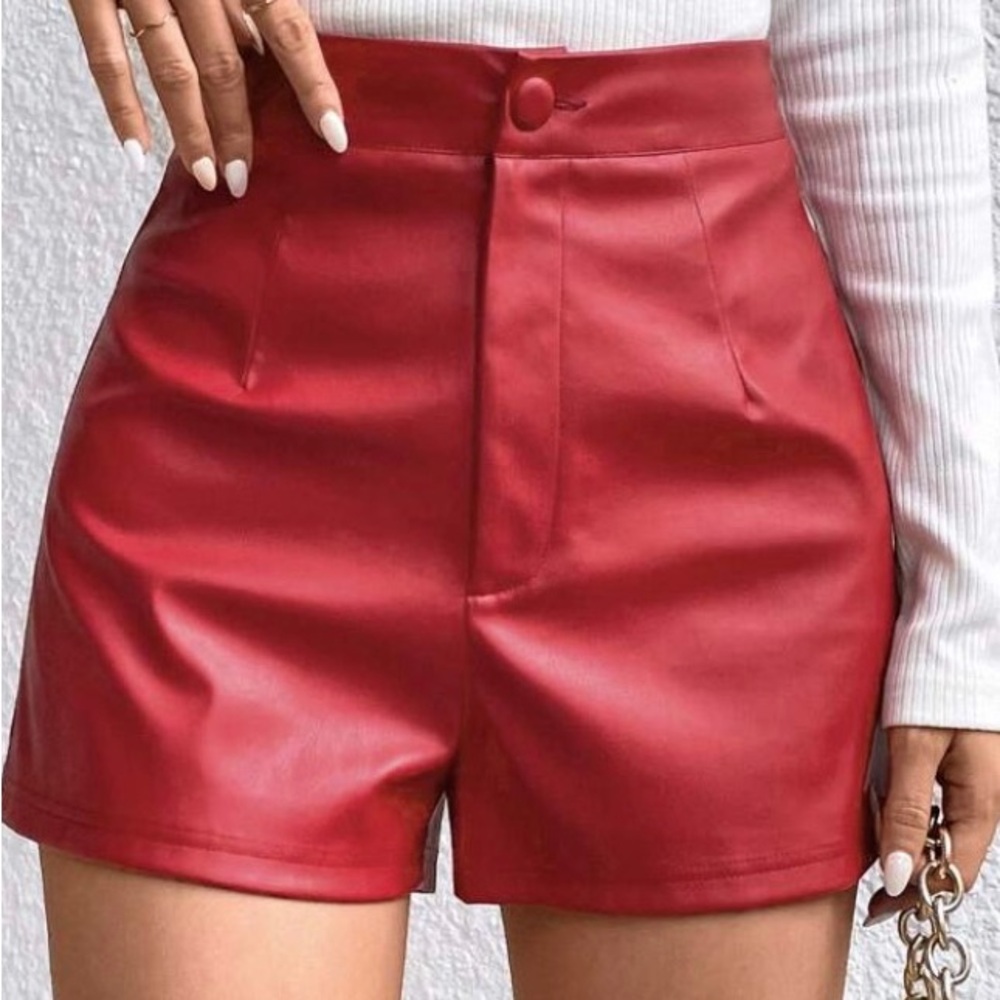 NWOT Faux leather shorts